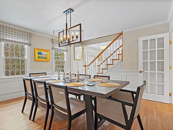 2nd image of 48 Chanticleer Rd