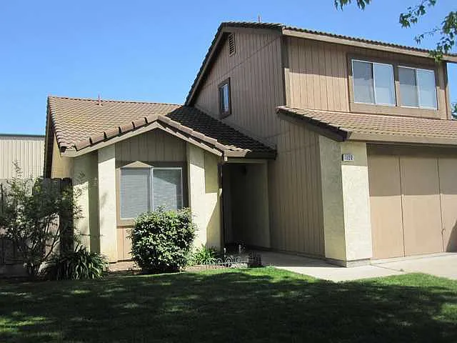 1128 Courtney Way photo 1