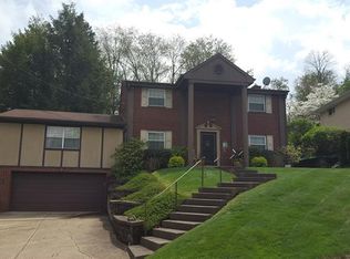 215 Vivian Dr, Homestead, PA