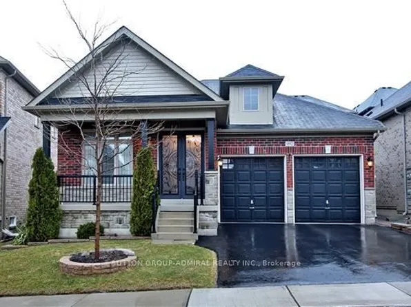492 Kwapis Blvd, Newmarket, ON L3X 3K6