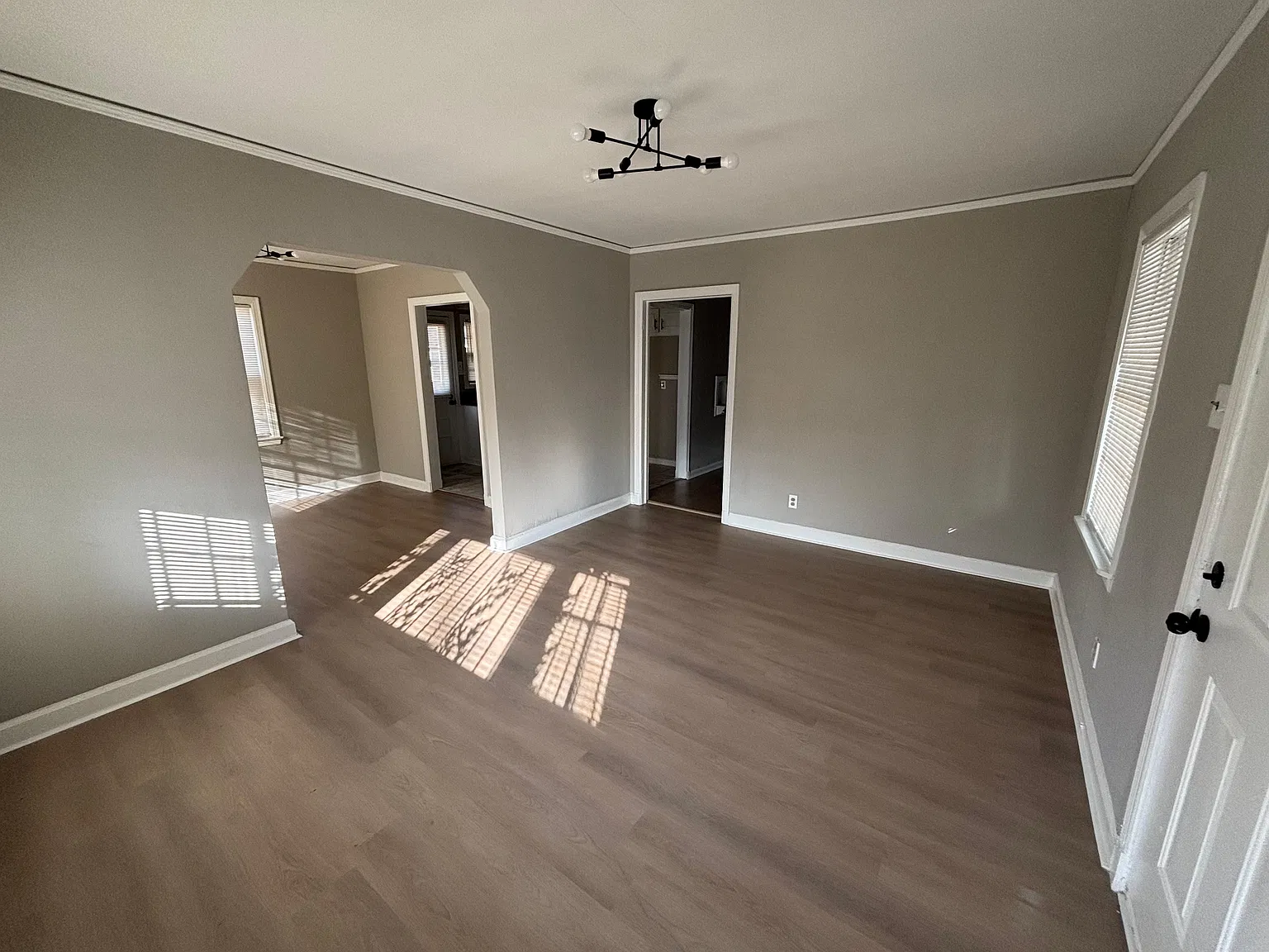 3 bed, 1240 sqft, $1,300 — Photo 2