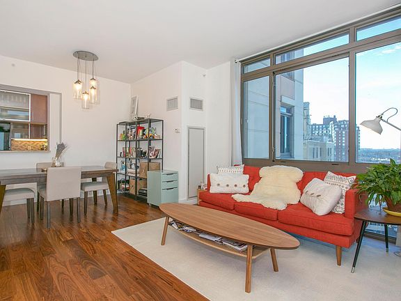 4th image of 175 Huguenot St Unit 1707