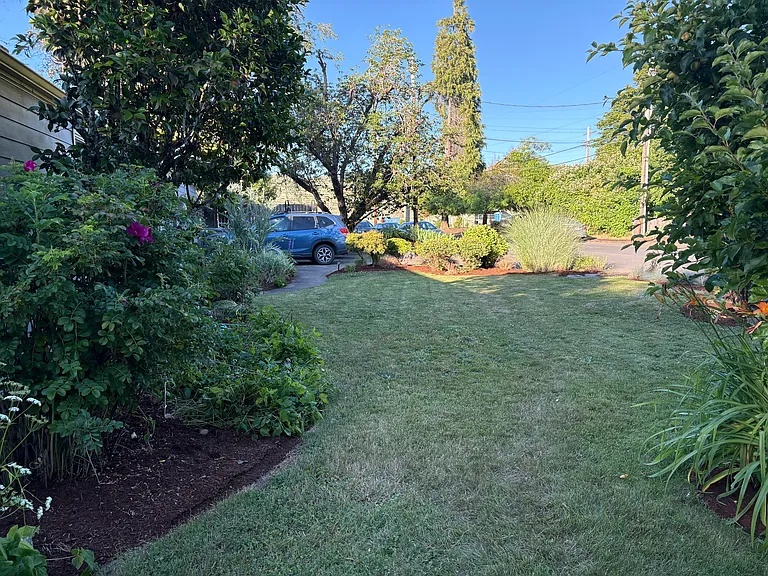 665 SE Vera Ave — Photo 5