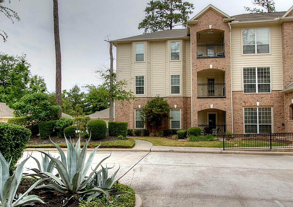 Welcome home to Sterling Green Condos...