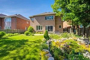 11 Farnham Dr — Photo 35