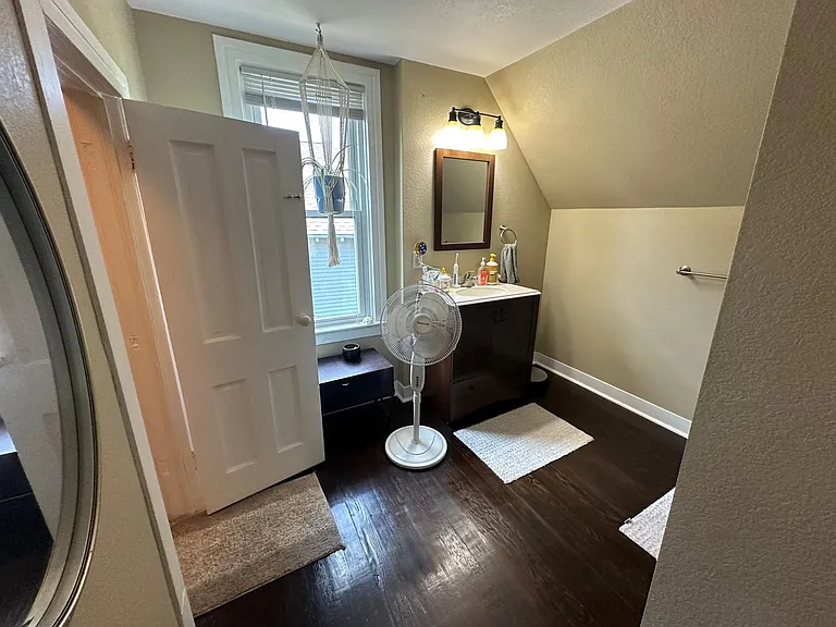 613 3rd St SW #2 — Photo 9