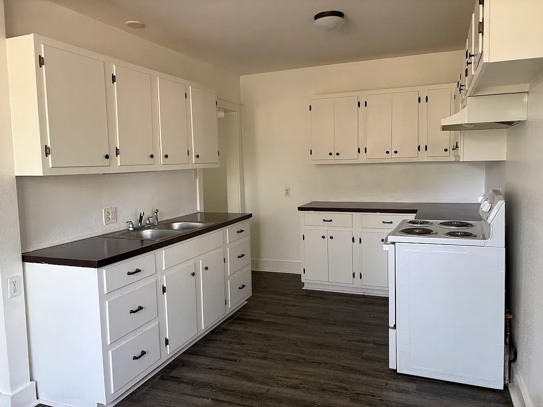 3 bed, 1.5 bath, 1240 sqft, $1,125 — Photo 2