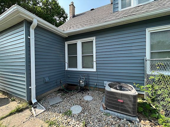 3rd image of 713 S 24th St