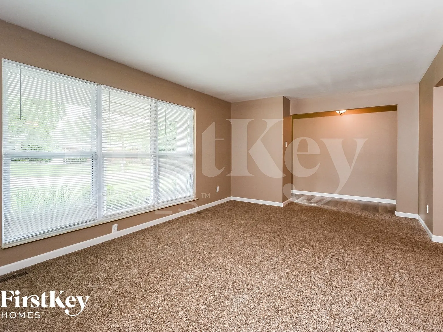 3 bed, 2.0 bath, 1665 sqft, $2,060 — Photo 4