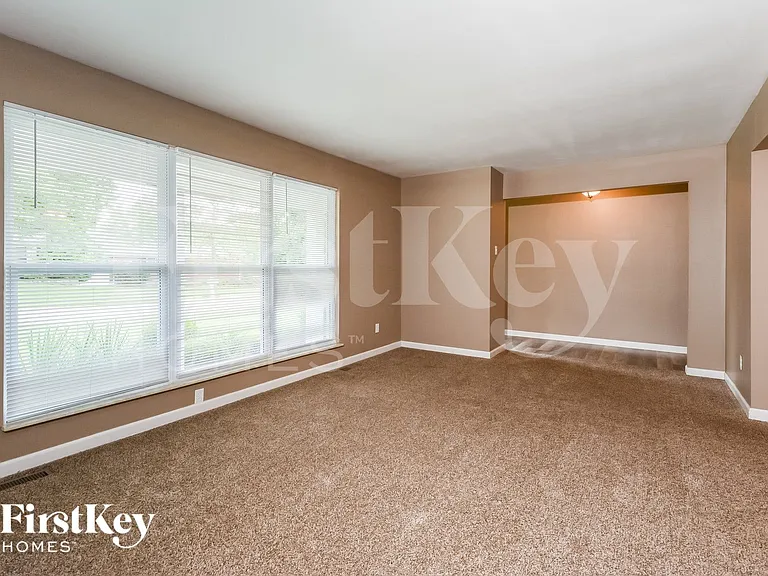13825 Invicta Dr — Photo 4