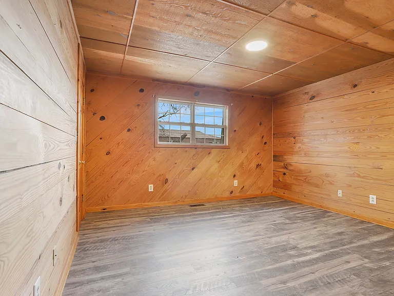Maplewood Apartments — Photo 13