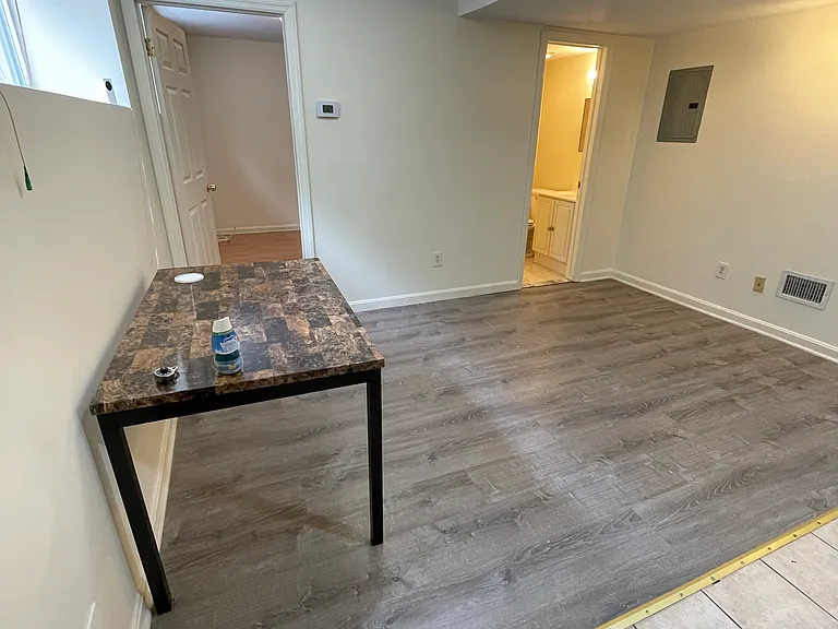 1109 Rockland Ave #1L — Photo 2