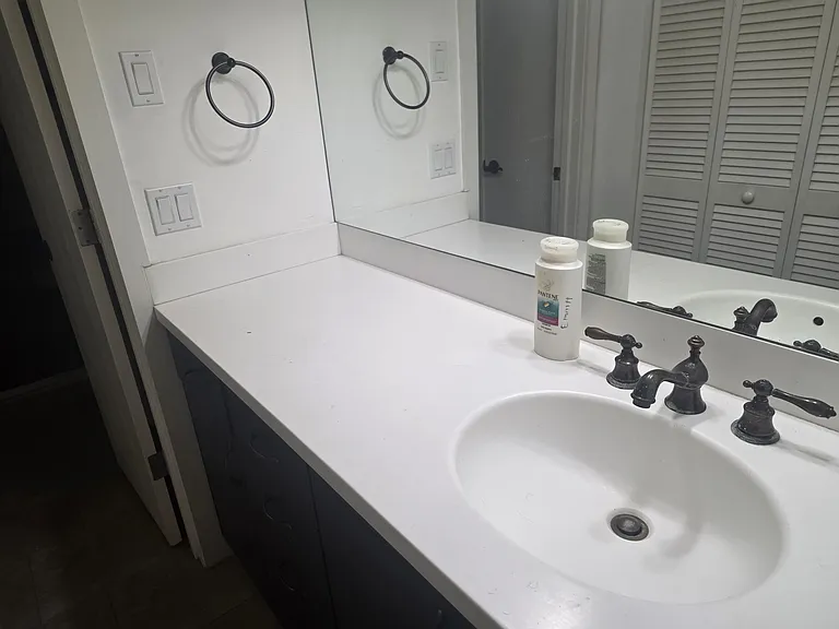 959 SE 2nd Ave #105 — Photo 14