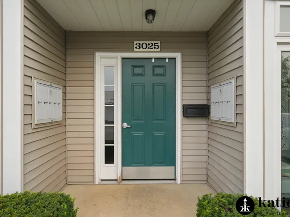 3025 Poplar Creek Dr SE, Grand Rapids, MI 49512