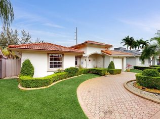 15761 SW 42nd Ter, Miami, FL 33185