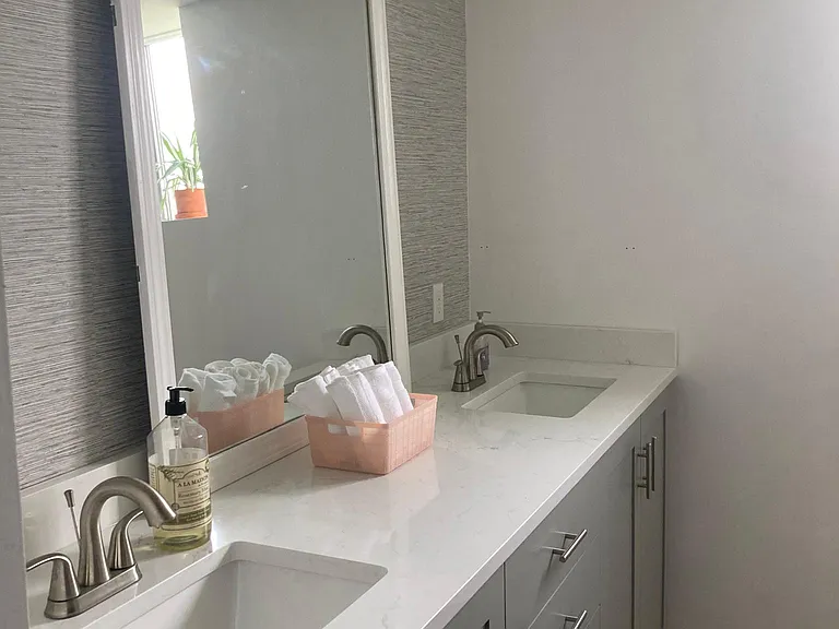 Bathroom - double sink vanity