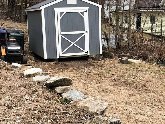 5th image of 758 Benson Ave