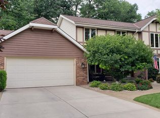 12760 W Scarborough Dr, New Berlin, WI 53151