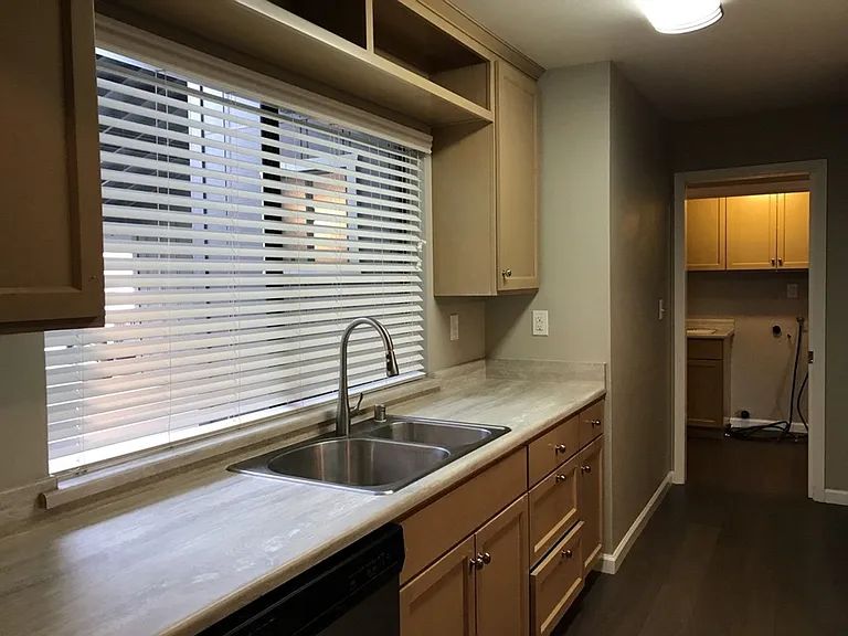 222 El Cajon Ave — Photo 3