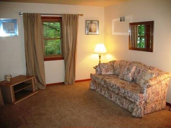 Living Rm-Neutral Carpet
