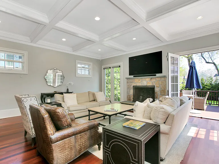 328 Sound Beach Ave — Photo 11