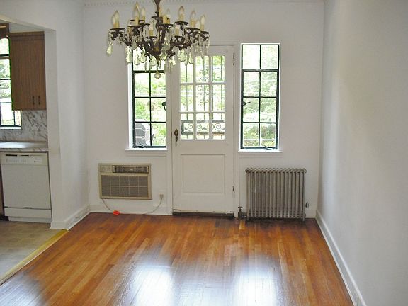 5th image of 182 Burns St