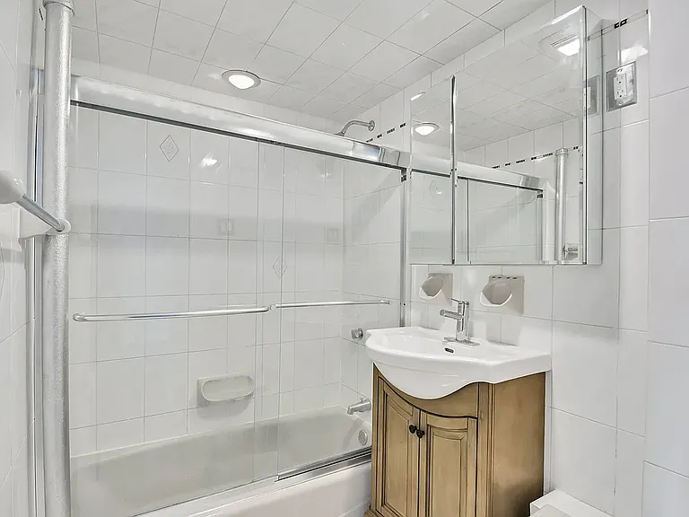 43 Woodhull St #4 — Photo 5