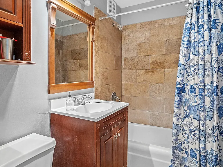 655 W Irving Park Rd #5305 — Photo 17