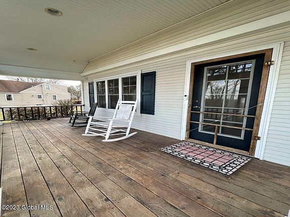3rd image of 26 Valleyview Ave