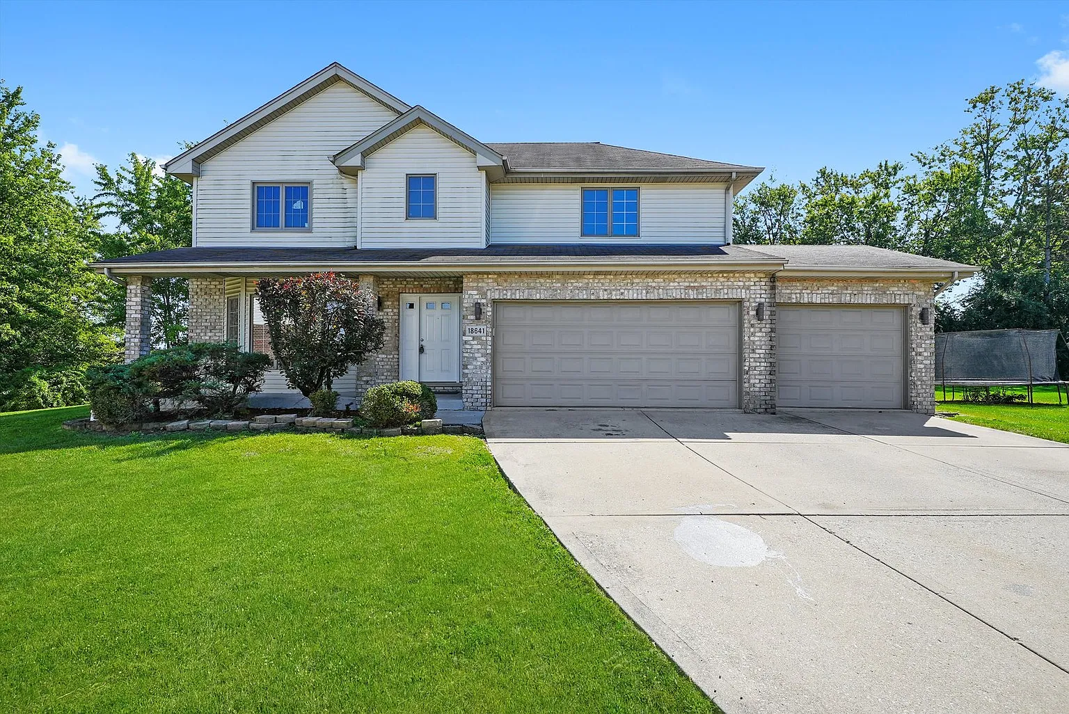 18641 Loras Ct photo 1