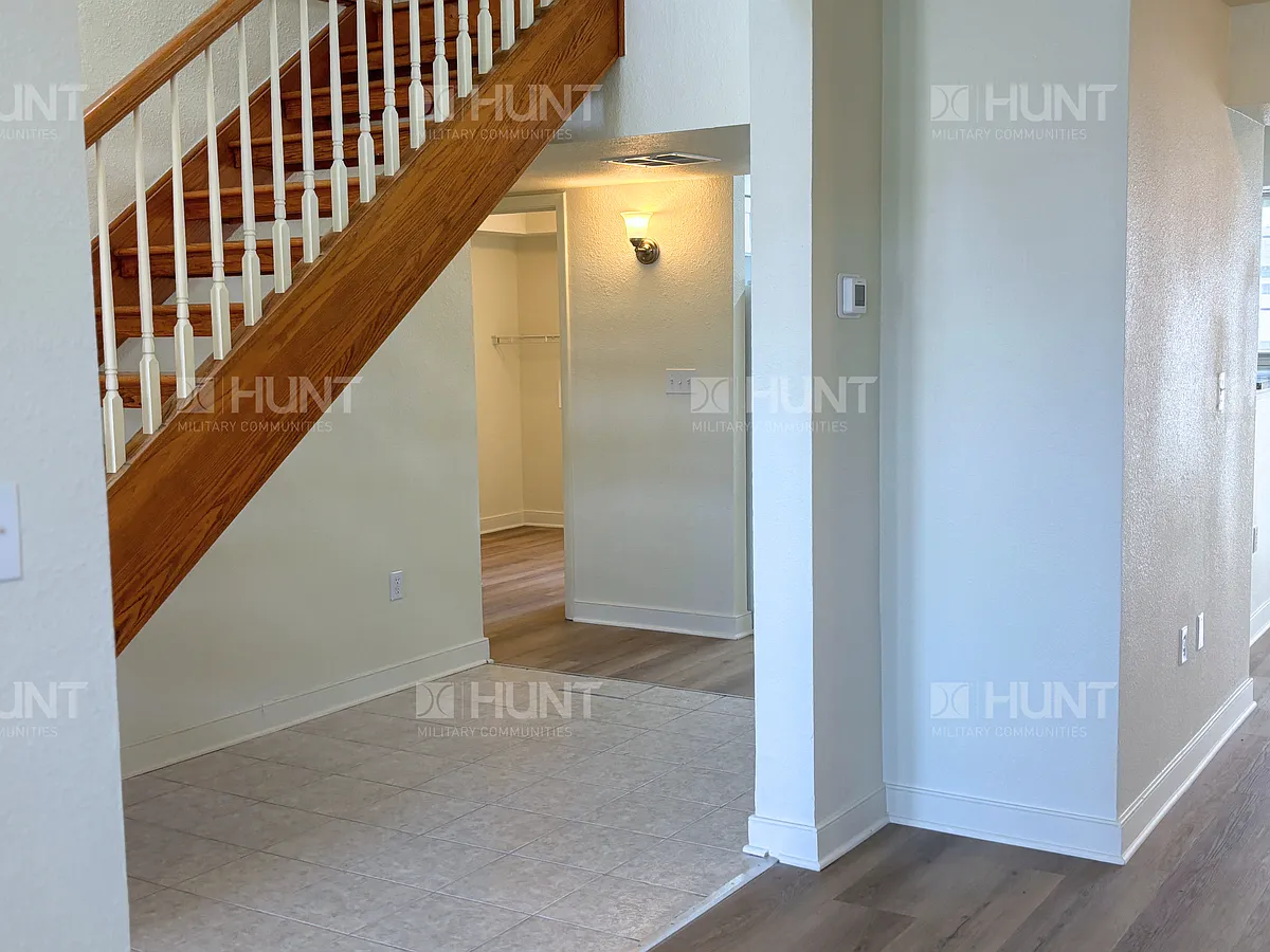 Building Photo - 529 Lantana Ln