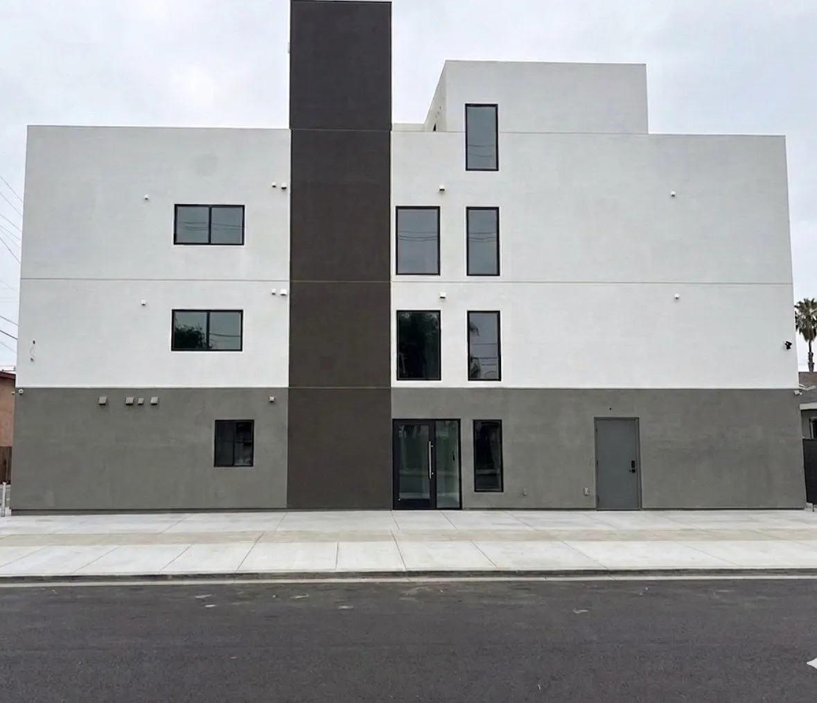 1 bed, 400 sqft, $2,200 — Photo 2