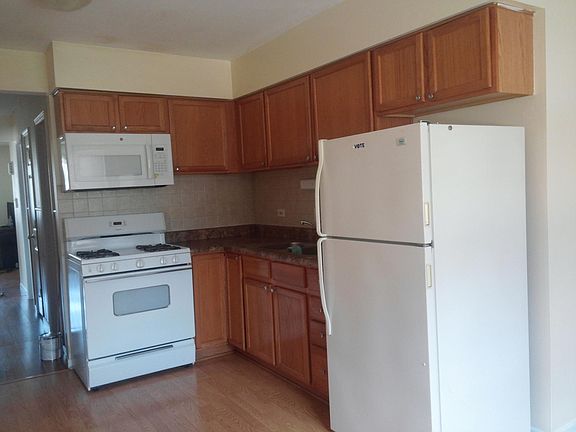 2nd image of 10014 Holly Ln