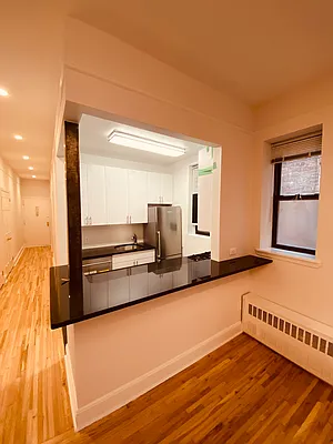 Rented by Metropolis Real Estate of Manhattan | media 4