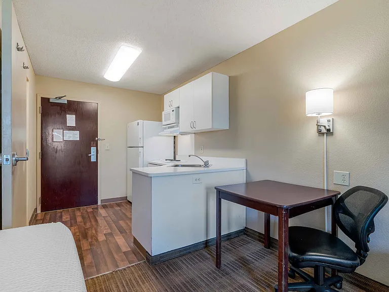 Studio Suite - 2 Full Beds
