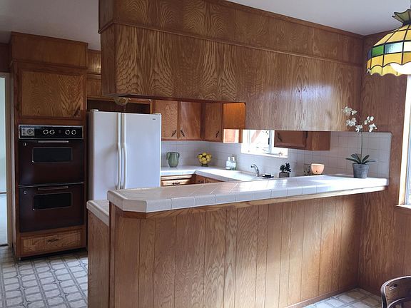 4th image of 2350 Kinsley St