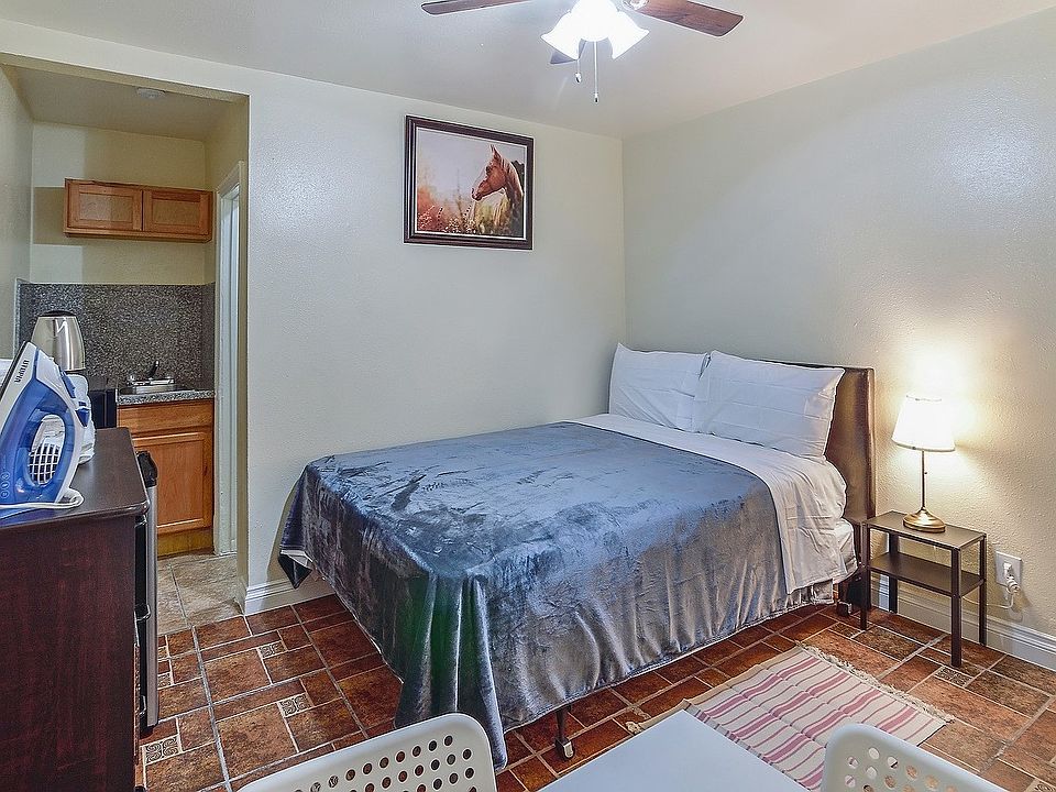 1st image of 4905 W Adams Blvd APT 30