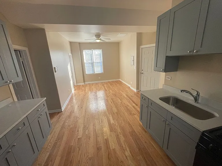 1022 W 64th St #2E — Photo 1