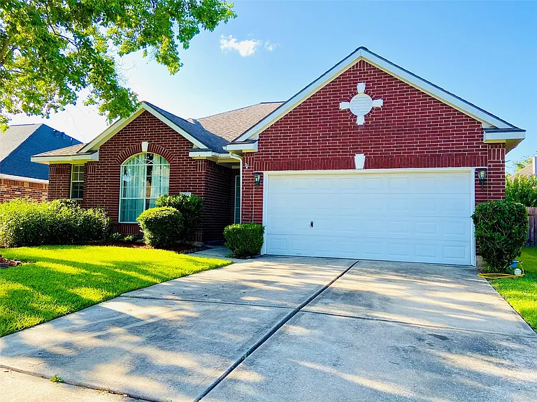 3611 Sheldon Dr — Photo 1