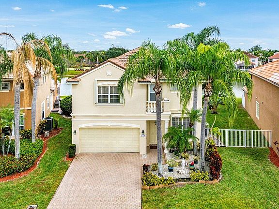 3rd image of 21196 Via Ventura