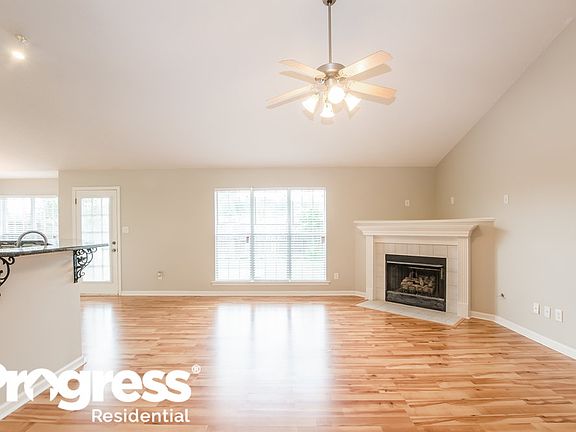 3rd image of 10286 Cottage Oaks Dr