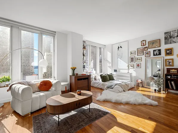 15 William St APT 18D, New York, NY 10005