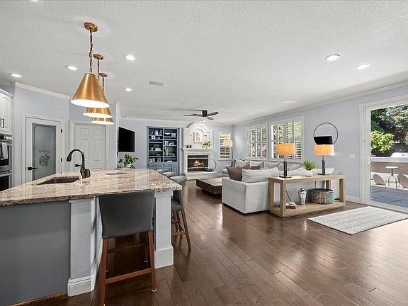 5th image of 6905 Arianna Ct