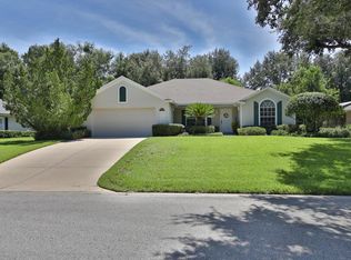 1055 Club Hills Dr, Eustis, FL 32726