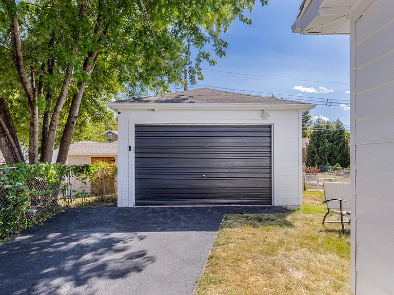 6042 Hancock Ave — Photo 31