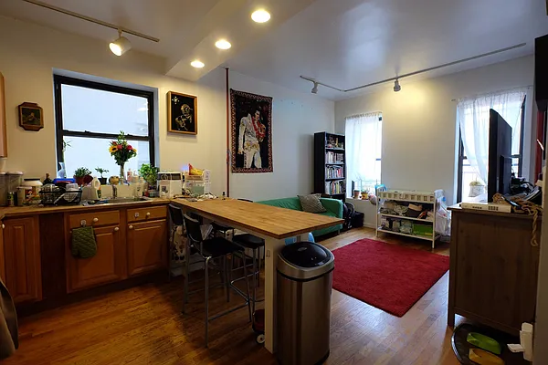 Rented by Keller Williams NYC | media 19