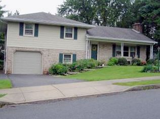 664 Lorraine Ave, Manheim, PA 17545