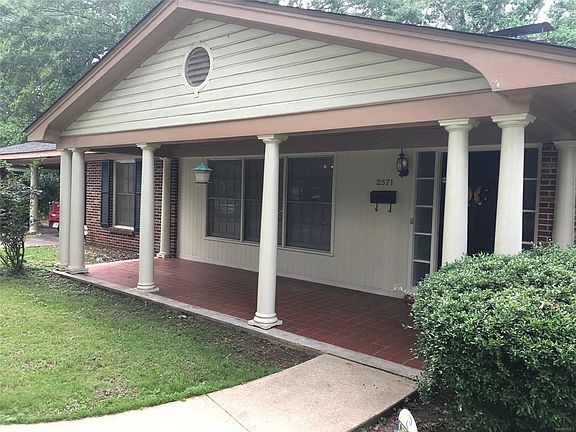 3rd image of 2571 Churchill Dr