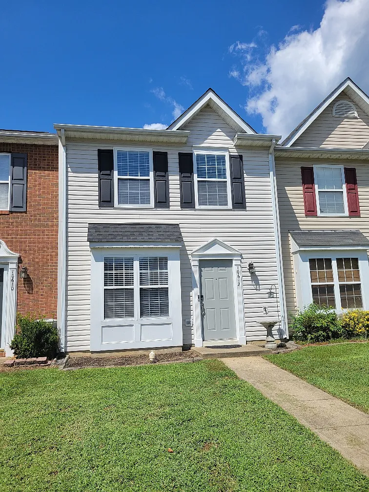 2 bed, 2.5 bath, 1123 sqft, $2,000 — Photo 1