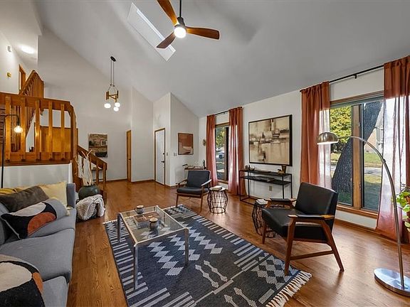 3rd image of 10301 W 50th Pl